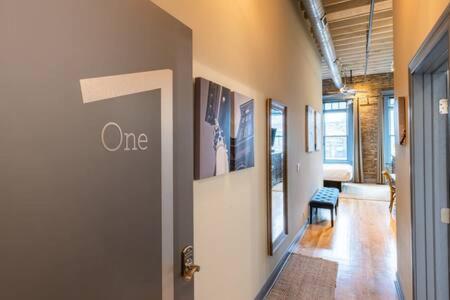 Hip Urban Loft - Small Town Charm - 124 Lofts #1 West Dundee Bagian luar foto