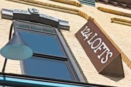 Hip Urban Loft - Small Town Charm - 124 Lofts #1 West Dundee Bagian luar foto