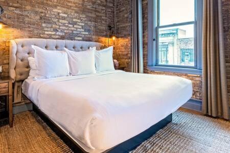 Hip Urban Loft - Small Town Charm - 124 Lofts #1 West Dundee Bagian luar foto